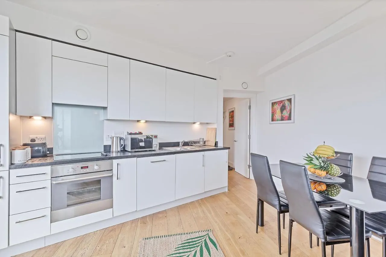 Panoramic Pad With Free Parking - By My Getaways Apartment Brighton