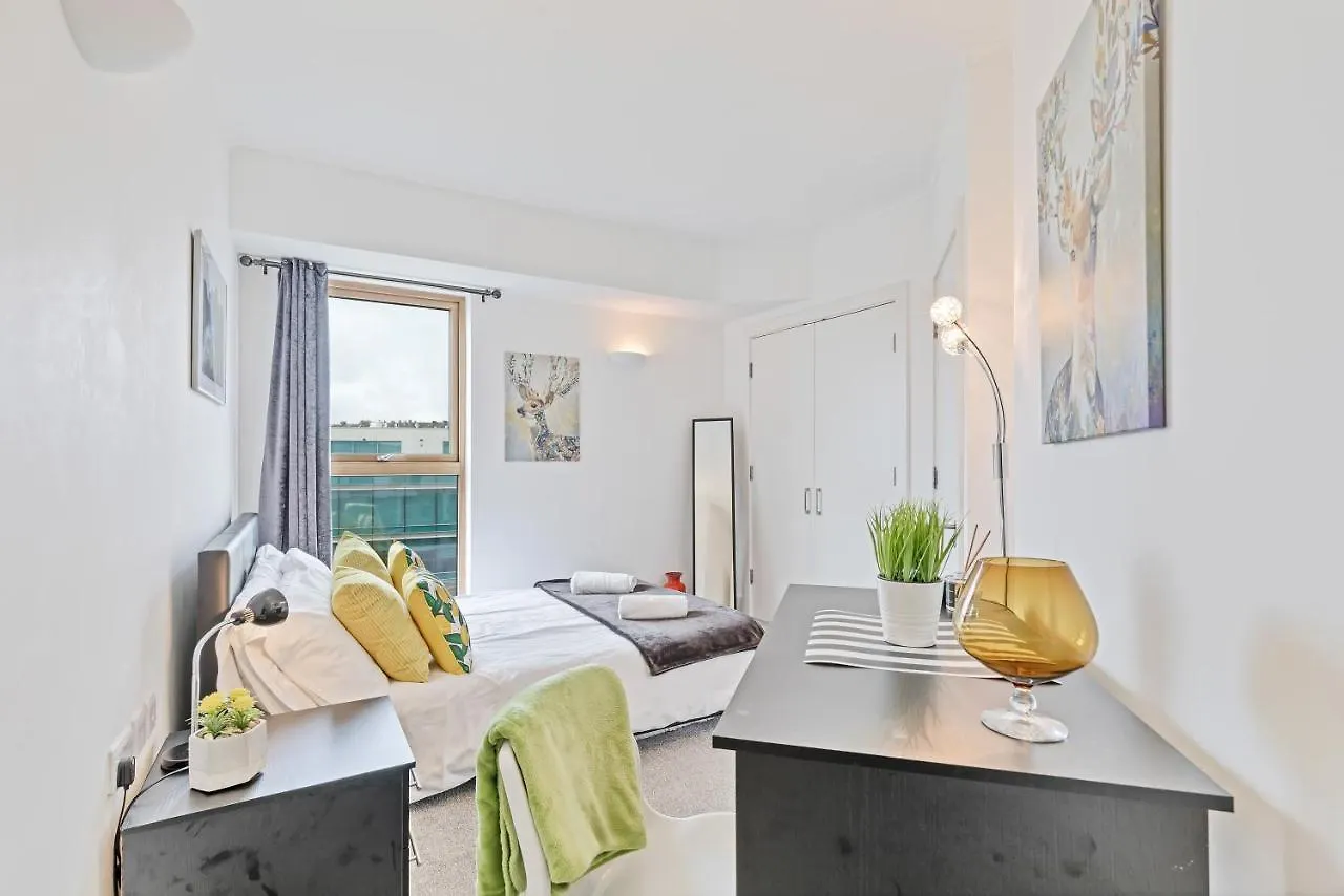 Panoramic Pad With Free Parking - By My Getaways Apartment Brighton