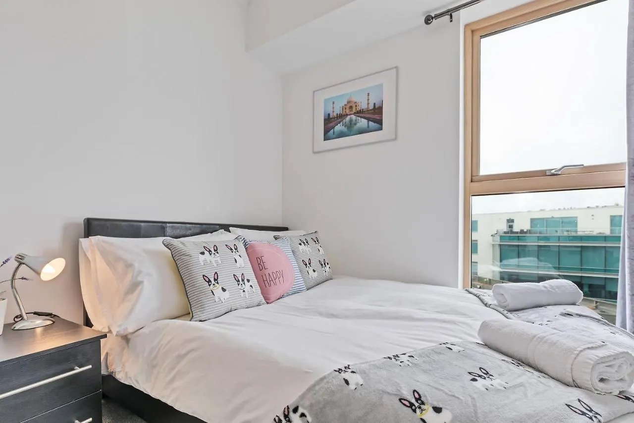 Panoramic Pad With Free Parking - By My Getaways Apartment Brighton