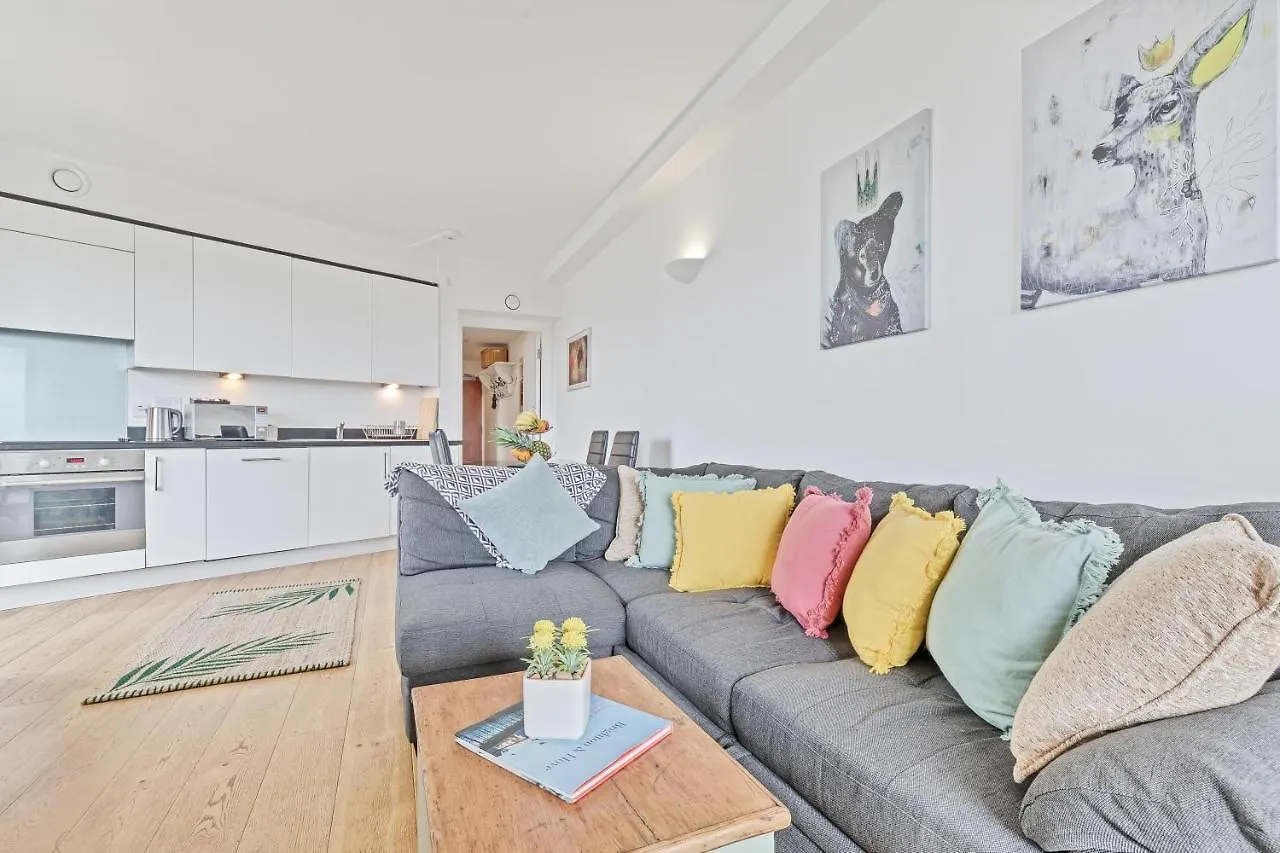 Panoramic Pad With Free Parking - By My Getaways Apartment Brighton 0*,  United Kingdom